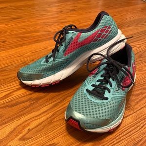 Brooks Women’s Sneaker/Running Shoe